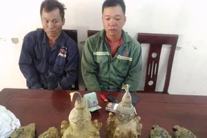 Công nhân giả đào được đồ cổ dỏm, lừa hàng chục triệu