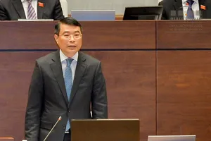 Làm gì để dân gửi 500 tấn vàng, 10 tỉ USD vào ngân hàng