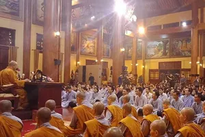 Từ vụ thỉnh vong ở chùa Ba Vàng: Trách nhiệm của ai?