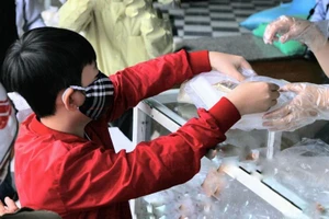 Người nghèo ở Phan Rang được mua gạo 1.000 đồng/kg 