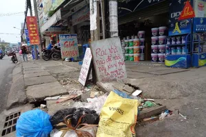 Đành phải đặt 2 bảng cấm