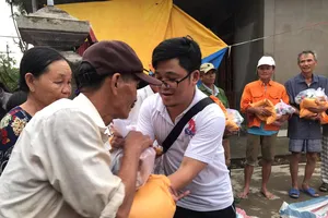 Báo Pháp Luật TP.HCM trao tiếp 260 suất quà tại Quảng Trị