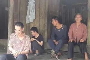 2 tin buồn làm lòng người quặn thắt