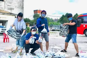 Ấm lòng với món quà tiếp sức chống dịch từ vùng biển Ninh Thuận