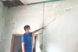 Ninh Thuận: Người dân mong chờ hỗ trợ nhà bị nứt khi thi công Quốc lộ 1 