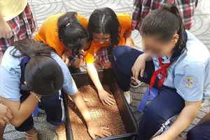 Đừng trừng phạt cha mẹ của mình như thế!