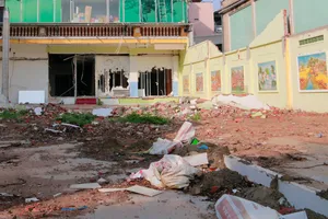 Người dân gần đó cho biết nơi đây Trung tâm C từng hoạt động nhưng sau đó đã dời đi đâu không rõ. Ảnh: MINH THUẬN