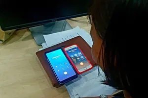  Người dùng chỉ có quyền sử dụng số điện thoại chứ không thực sự sở hữu số điện thoại đó, kể cả với sim số đẹp. Ảnh: HỮU ĐĂNG