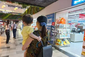 Vợ mang thai với người khác, chồng có được quyền giành con?