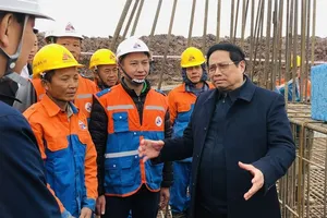 Thủ tướng kiểm tra tiến độ dự án đường dây 500kV xuyên qua nhiều tỉnh