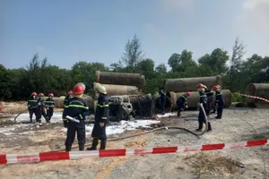 Quảng Nam: Ô tô cháy rụi, 1 người tử vong