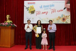 Báo Sài Gòn Giải Phóng trao giải cuộc thi 'Tết nay-Tết xưa' 