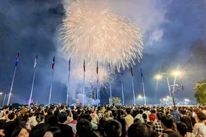5 điểm bắn pháo hoa trong dịp lễ 30-4 ở TP.HCM và nhiều thông tin giải trí khác