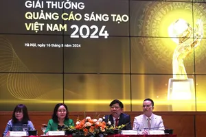 Trình diễn ánh sáng trên phố đi bộ Lê Lợi và Nguyễn Huệ 