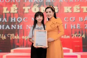 Cảm động nữ sinh THCS viết thư tay xin học bổng cho bạn đến trường 