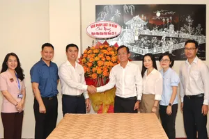 Báo Pháp Luật TP.HCM thăm, chúc mừng Trường Đại học Nguyễn Tất Thành nhân ngày 20-11