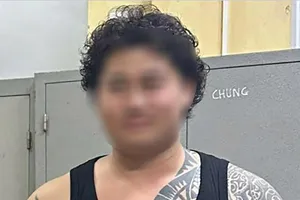 Huấn luyện viên thể hình quật ngã CSGT rồi bỏ chạy