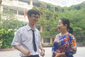 Thủ khoa ngành Dược được Trường THPT Phú Nhuận tuyên dương 