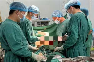 Cần Thơ: Cứu sống bệnh nhân bị vết thương thủng tim