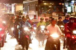 Bật đèn xe lúc mấy giờ để không bị phạt?