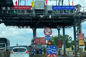 Tài khoản ETC hết tiền có bị phạt khi đi qua làn thu phí tự động không?