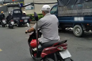 Người chỉ có một chân có được điều khiển xe 2 bánh không?