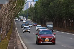 Có cần đổi, cấp lại giấy phép lái xe hạng B1, B2 sau ngày 1-1-2025 không?