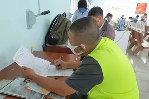 Chủ cũ khốn đốn vì người mua không chịu sang tên xe