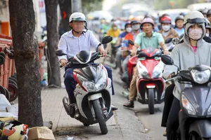 Không đóng phạt nguội xe máy, nhiều thủ tục sẽ bị 'treo'