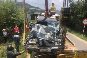 Ô tô lao xuống vực ở Đà Lạt trong đêm, đến sáng mọi người mới phát hiện