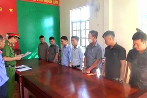 Phó chủ tịch xã và 6 cán bộ bao che cho 'lâm tặc' bị khởi tố