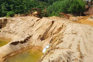 Thành ủy Bảo Lộc chỉ đạo kiểm tra, xử lý ô nhiễm nguồn nước suối Đại Lào, sông Đại Bình