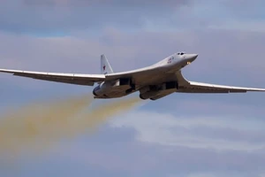 Máy bay ném bom Nga áp sát không phận NATO