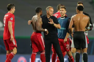 Bayern thành cựu vương, Hansi Flick sẽ ra đi