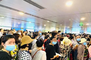 Ùn tắc sân bay Tân Sơn Nhất: Làm gì để không lỡ chuyến?