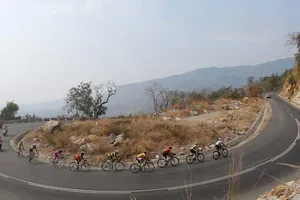 Đón những người chiến thắng trước Hội trường Thống Nhất