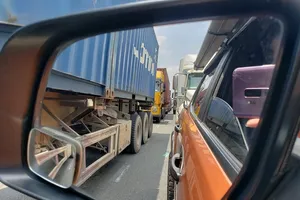 Chậm xả trạm gây kẹt xe: Coi thường lợi ích chung!