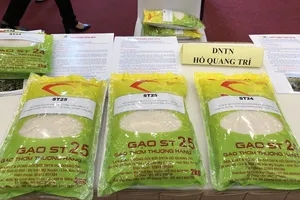 'Tiếng súng' cảnh báo vi phạm sở hữu gạo ST25