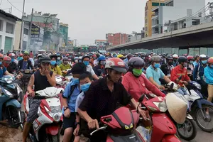 Lý do 2 cây cầu phía tây TP.HCM “đứng hình”