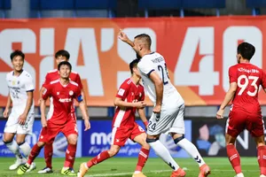 Nhìn lại trận thua 0-1 của Viettel trước Ulsan Hyundai