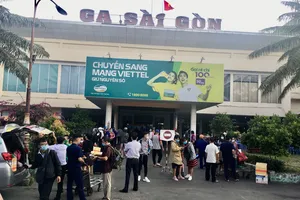 Có nên làm đường sắt trên cao, giữ lại ga Sài Gòn?