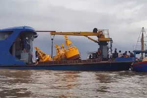 Hải Phòng yêu cầu ngư dân rút khỏi bãi ngao chồng lấn mỏ cát