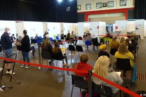 Không chịu tiêm vaccine thì khỏi ra đường…