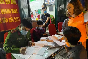 Công an dùng Facebook để giải đáp việc chậm trả CCCD