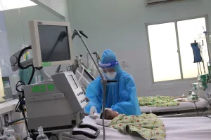 Bộ Y tế khẩn trương hoàn thiện phác đồ điều trị COVID-19 cho trẻ em