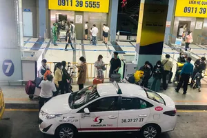 3 lý do hành khách khó đón xe ở sân bay Tân Sơn Nhất