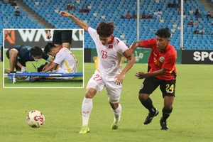 Đưa cả thủ môn vào đá, U-23 Việt Nam quả cảm vào chung kết