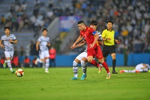 Thầy Park mòn mỏi tìm người ghi bàn 