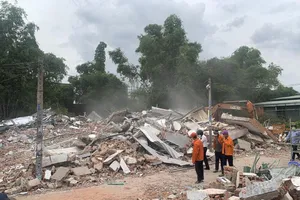 Bình Chánh: Cưỡng chế hàng loạt nhà xây “lụi” trên đất người khác