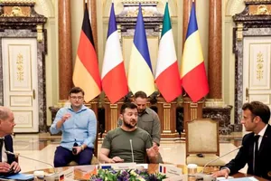 EU mở đường cho Ukraine gia nhập, liệu tác động gì đến việc tài trợ?